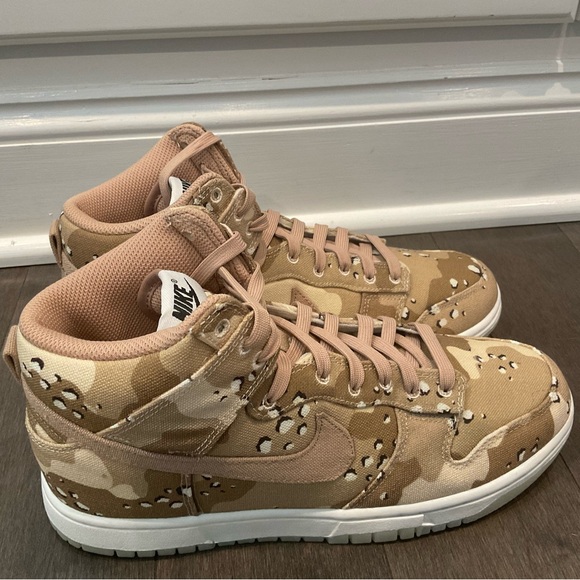 New never worn Nike dunks! - Picture 2 of 4